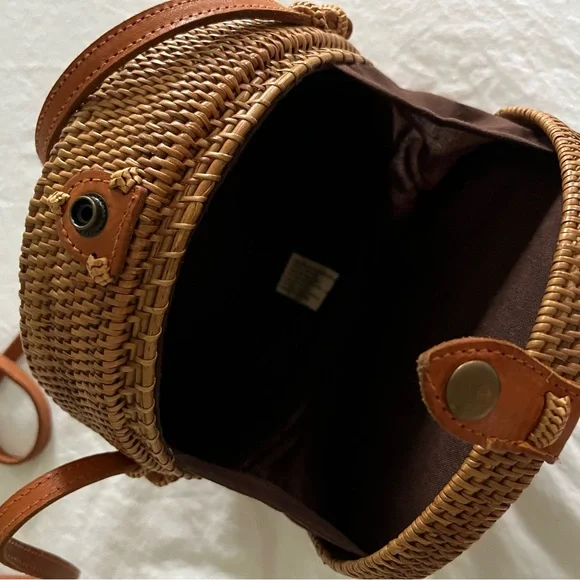 Woven Crossbody Bag - Picture 2 of 4